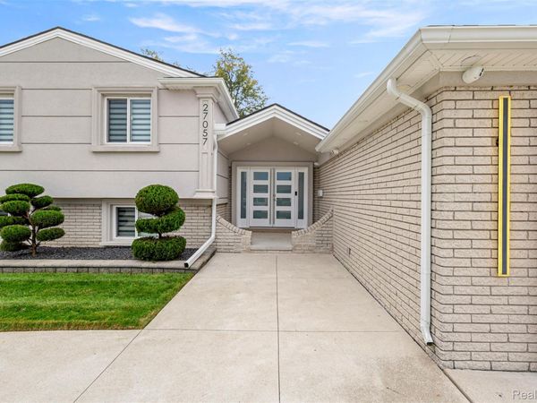 27057 Simone Street , Dearborn Heights, Mi 48127