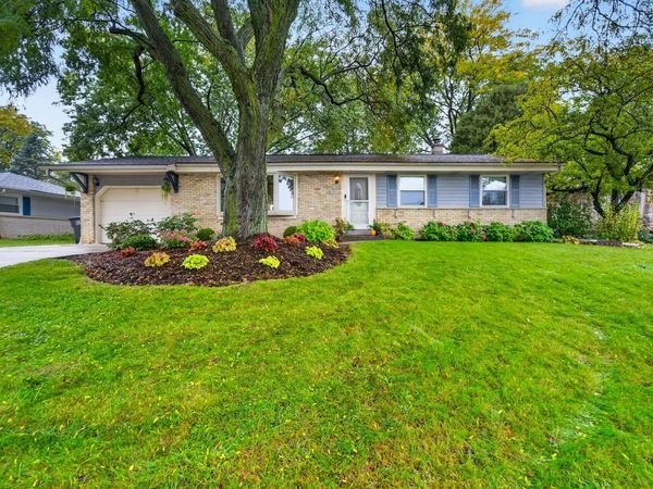 N88W17022 Elmwood DRIVE, Menomonee Falls, WI 53051