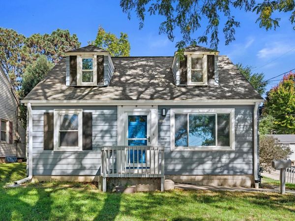 9020 W Vincent PLACE, West Allis, WI 53214