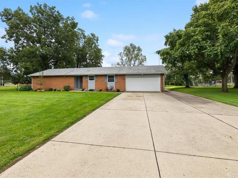 5325 David Drive, Tipp City, OH 45371 Photo 3