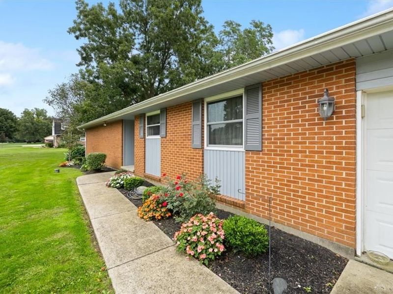 5325 David Drive, Tipp City, OH 45371 Photo 8