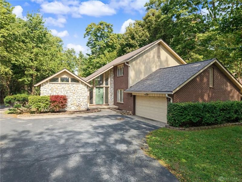 12773 Air Hill Road, Brookville, OH 45309 Photo 2