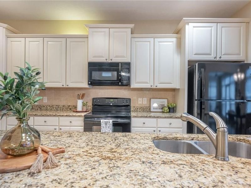 2795 Silver Maple Lane, Beavercreek, OH 45431 Photo 3
