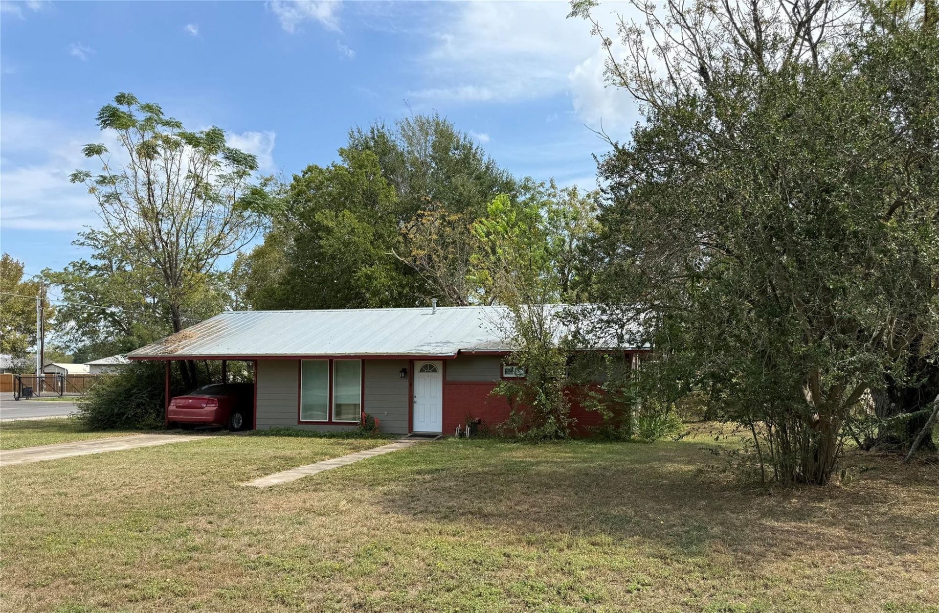 301 Lynch St, Smithville, TX 78957 Main Photo