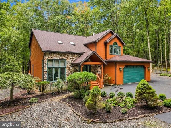 584 S HURON CIRCLE, HAZLETON, PA 18202