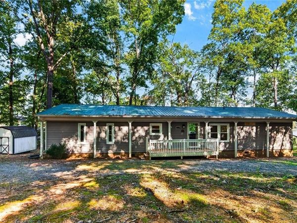 390 lake landing Drive , Salisbury, NC 28146