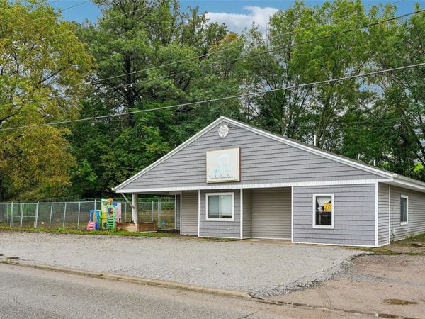 31 E State Street , Colfax, IA 50054
