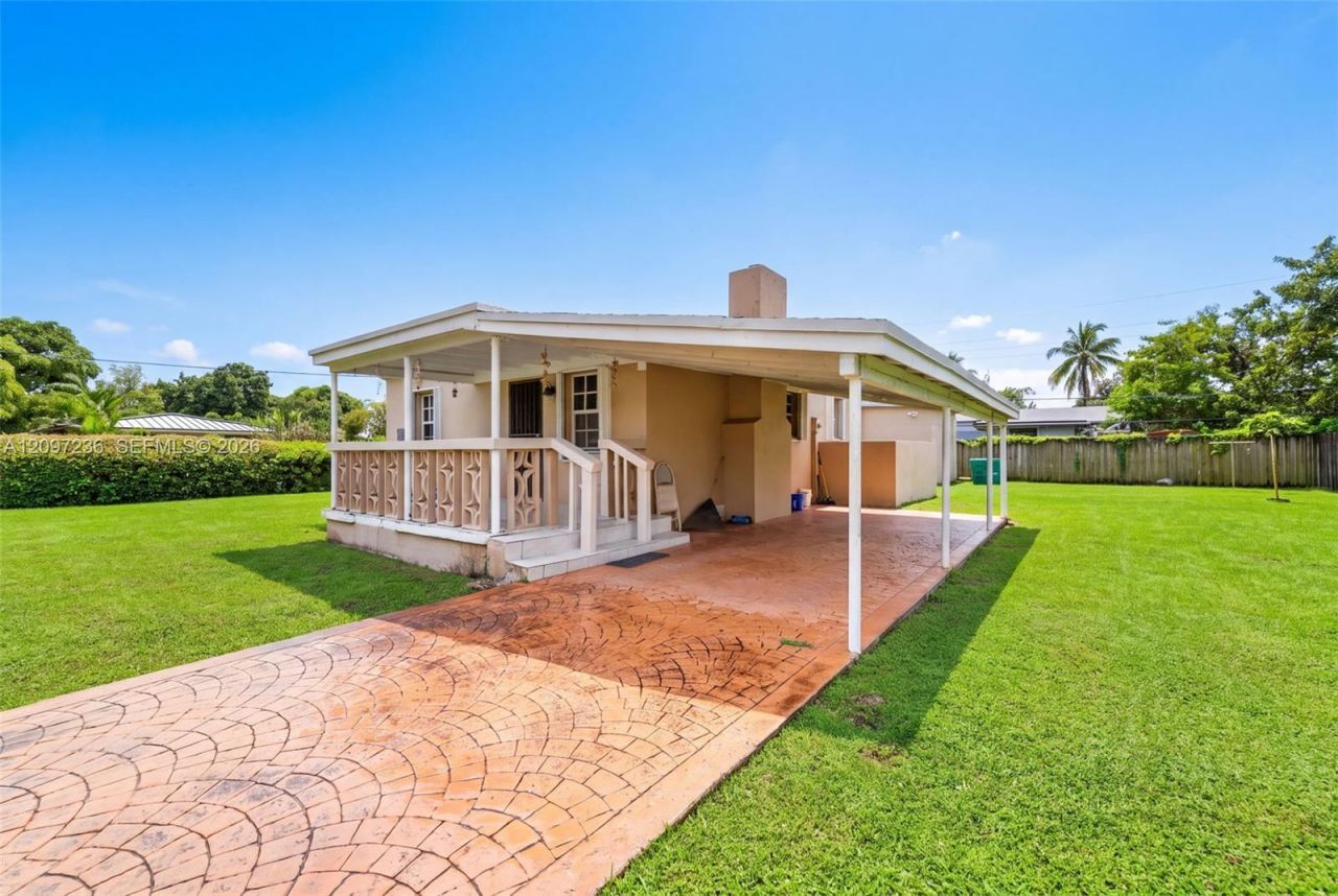 1300 NW 100th St , Miami, FL 33147 Photo