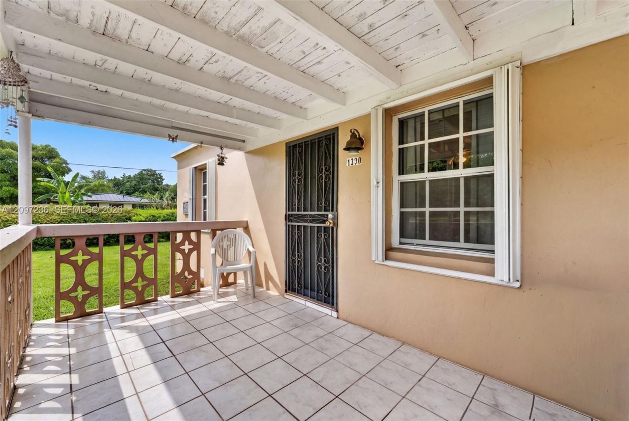 1300 NW 100th St , Miami, FL 33147 Photo
