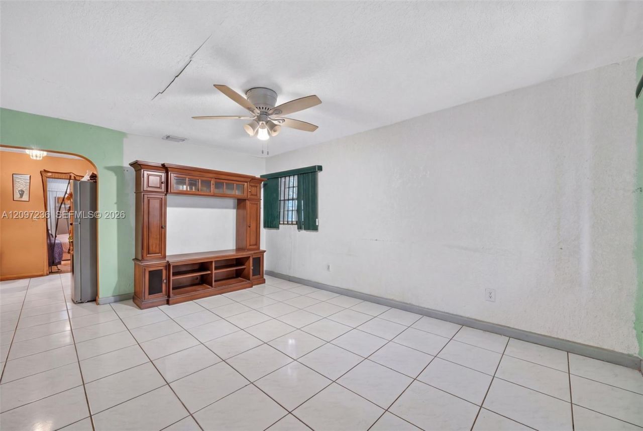 1300 NW 100th St , Miami, FL 33147 Photo