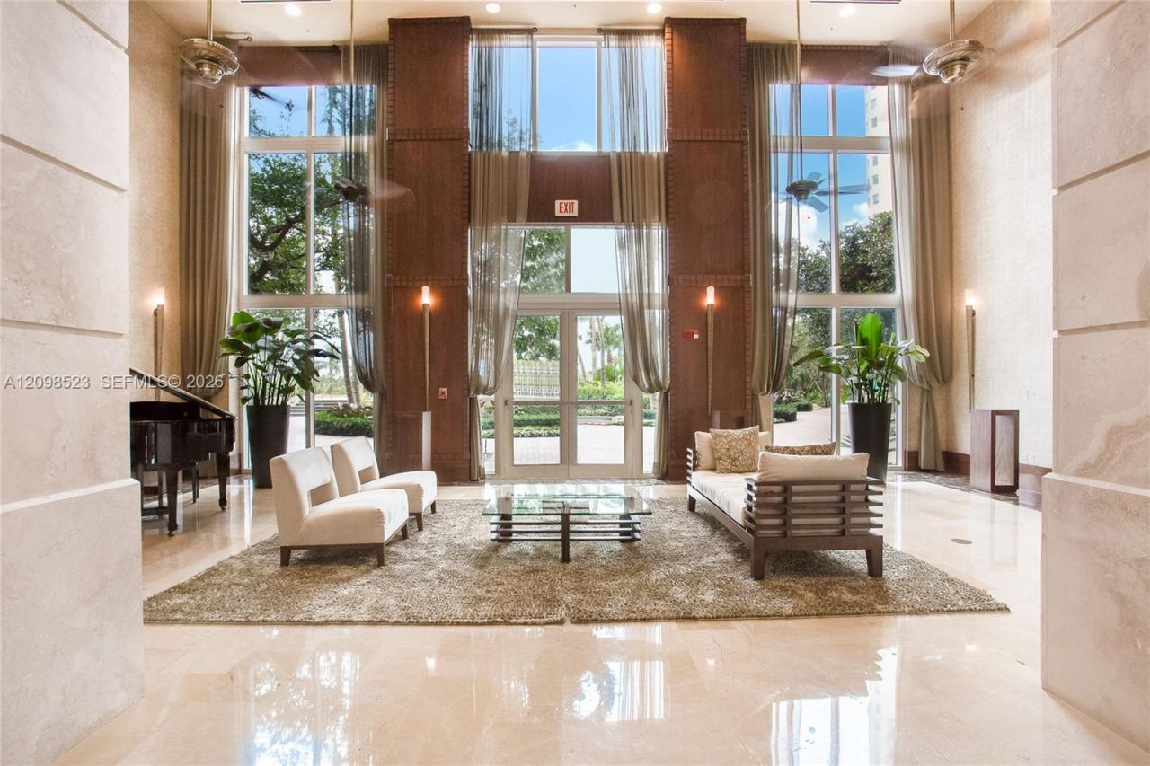 19501 W Country Club Dr , Unit PH-02, Aventura, FL 33180 Photo