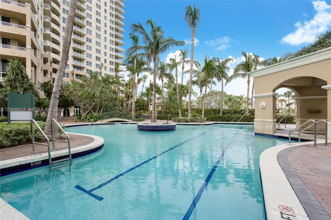 19501 W Country Club Dr , Unit PH-02, Aventura, FL 33180 Photo