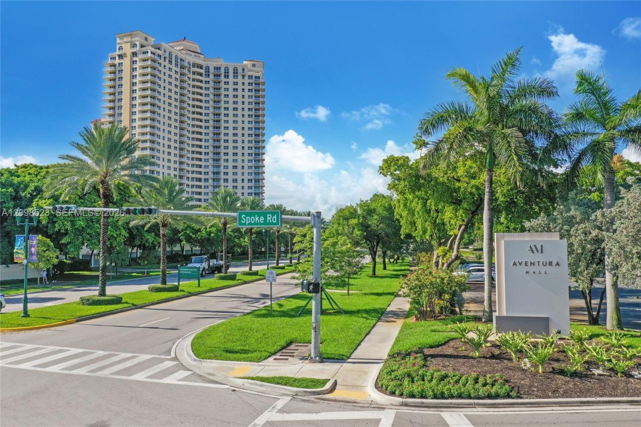 19501 W Country Club Dr , Unit PH-02, Aventura, FL 33180 Photo