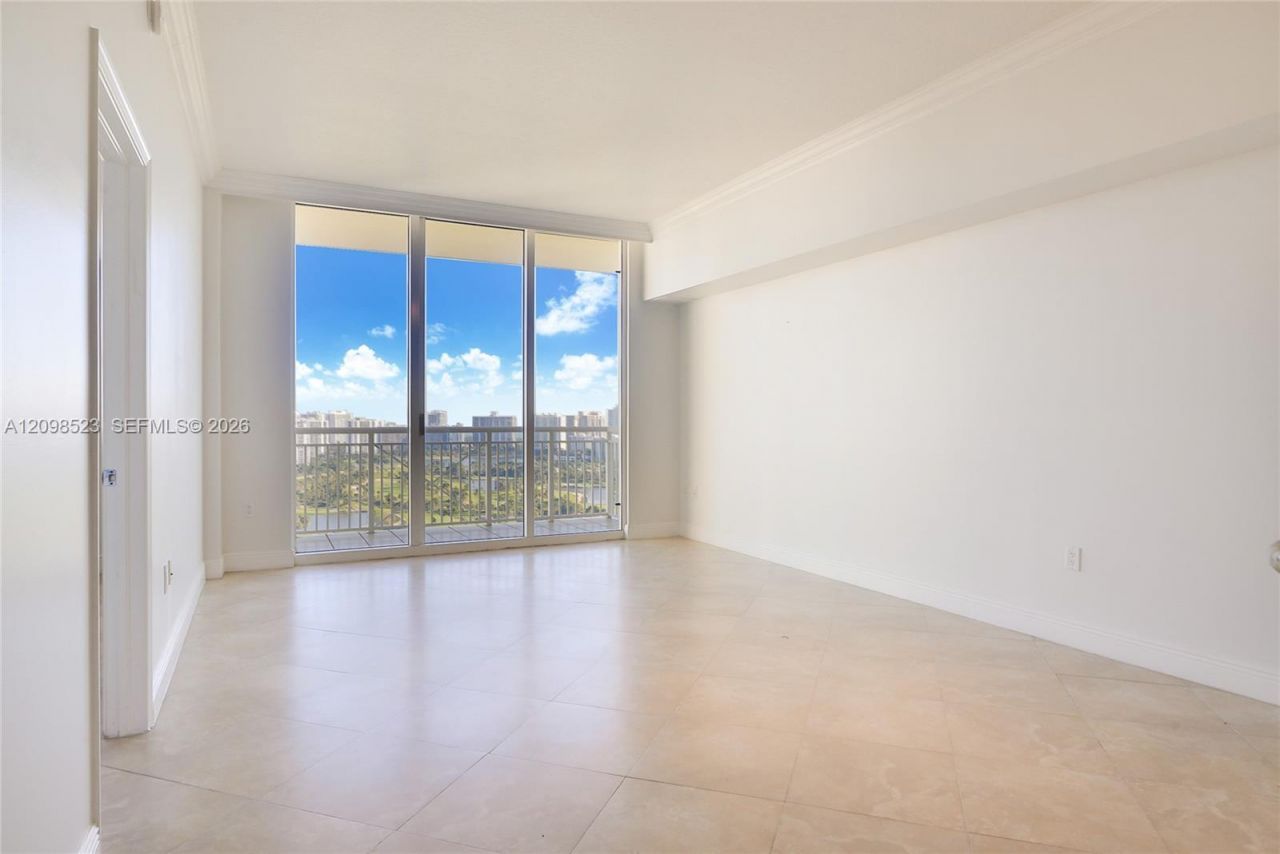 19501 W Country Club Dr , Unit PH-02, Aventura, FL 33180 Photo
