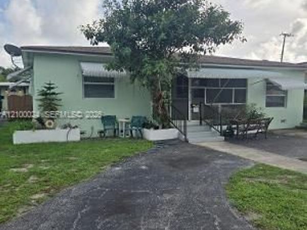 14 SE 14th St , Unit front, Dania Beach, FL 33004