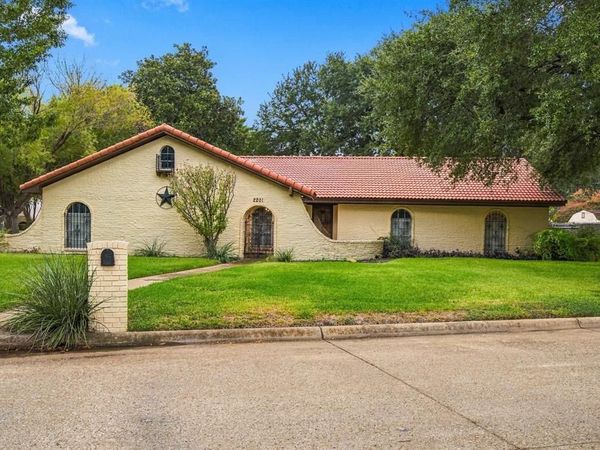 2201 Scarlet Lane , Grand Prairie, TX 75050