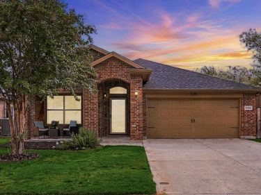 8200 Spotted Doe Drive, Fort Worth, TX 76179