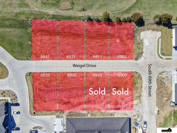 6911 Weigel Drive, Lincoln, NE 68516