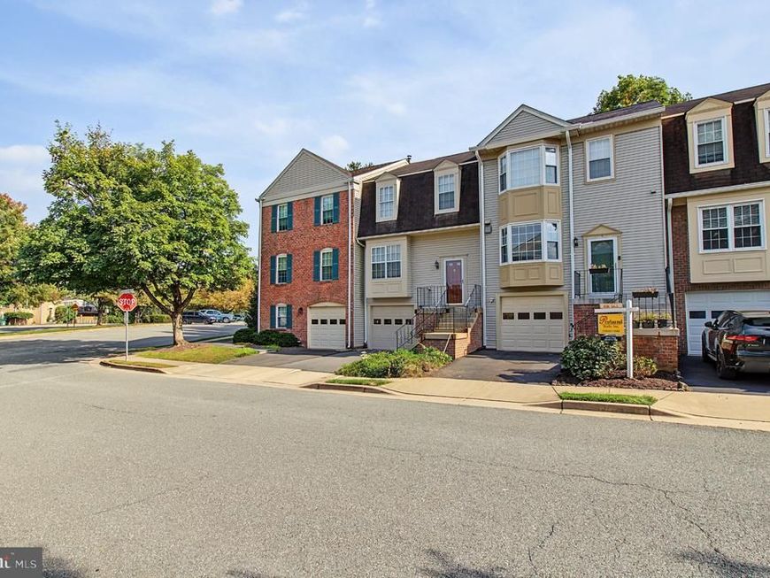 5 Lazy Hollow Way, Gaithersburg, MD 20878 Main Photo