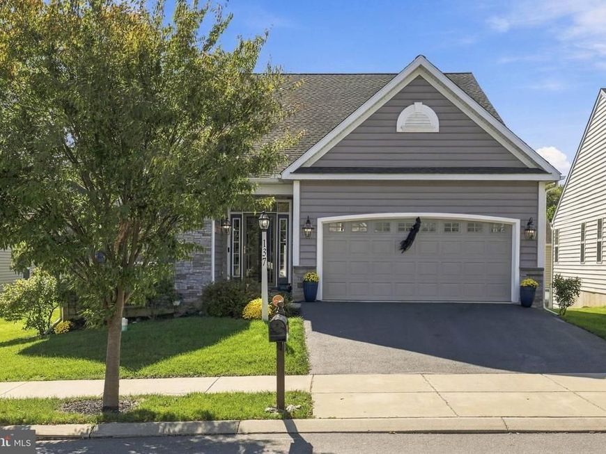 137 Goldenfield Drive, Lancaster, PA 17603 Main Photo