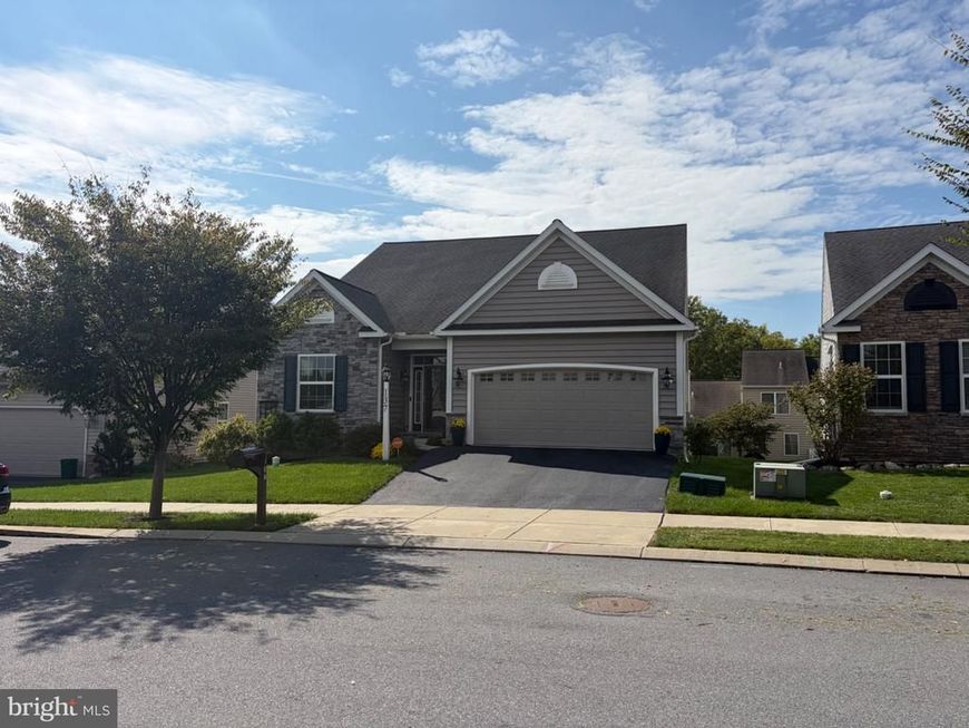 137 Goldenfield Drive, Lancaster, PA 17603 Main Photo