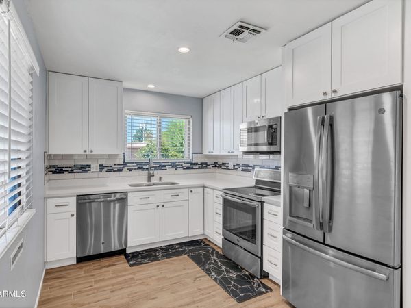 10013 W LAKEVIEW Circle N, Sun City, AZ 85351