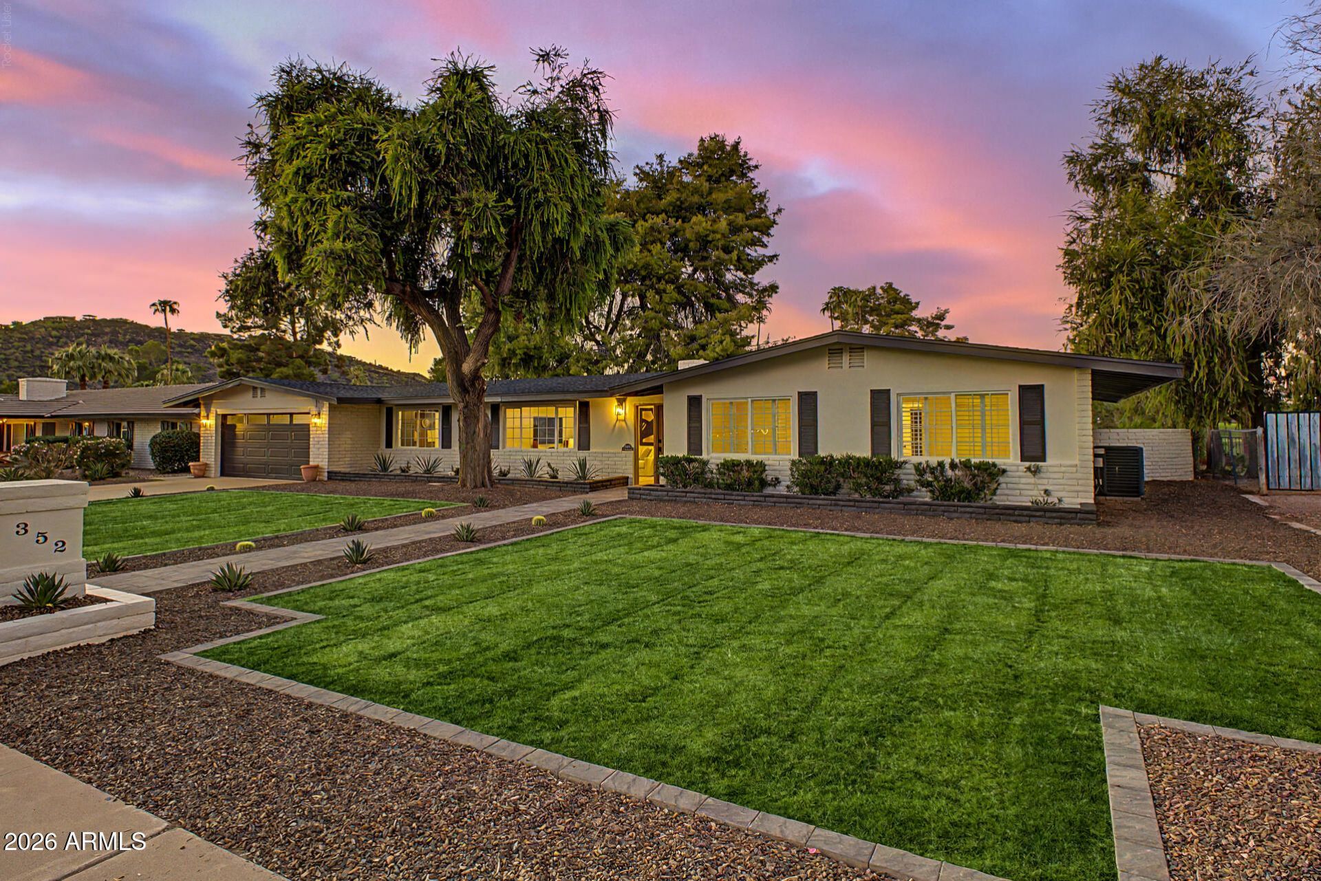 352 W Southern Hills Road, Phoenix, AZ 85023 Main Photo