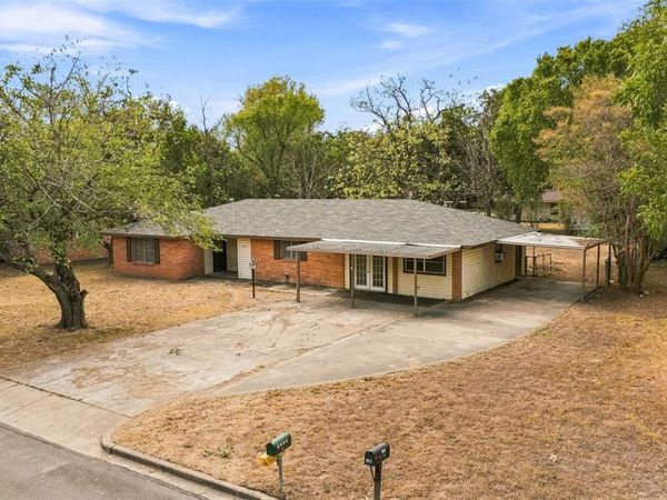 1407 Berkshire Street , Waco, TX 76705