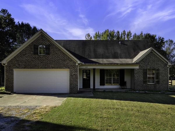 239 AMBER CIR, Byhalia, MS 38611