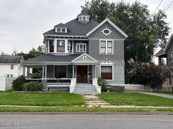 29 Kingsboro Avenue, Gloversville, NY 12078