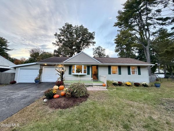 9 Hathorn Boulevard, Saratoga Springs, NY 12866