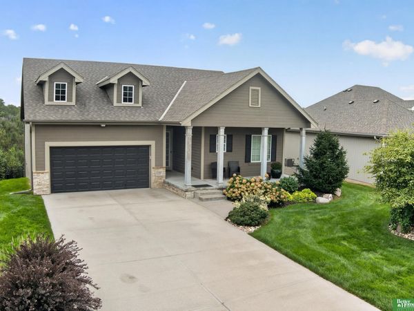 17567 Wirt Street, Omaha, NE 68116