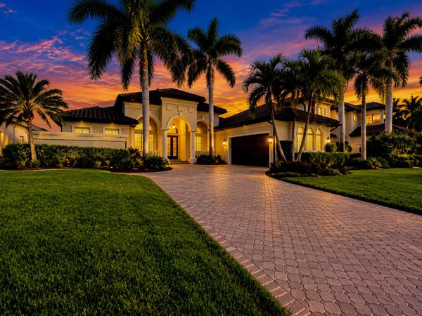1805 Harbour CIR, CAPE CORAL, FL 33914