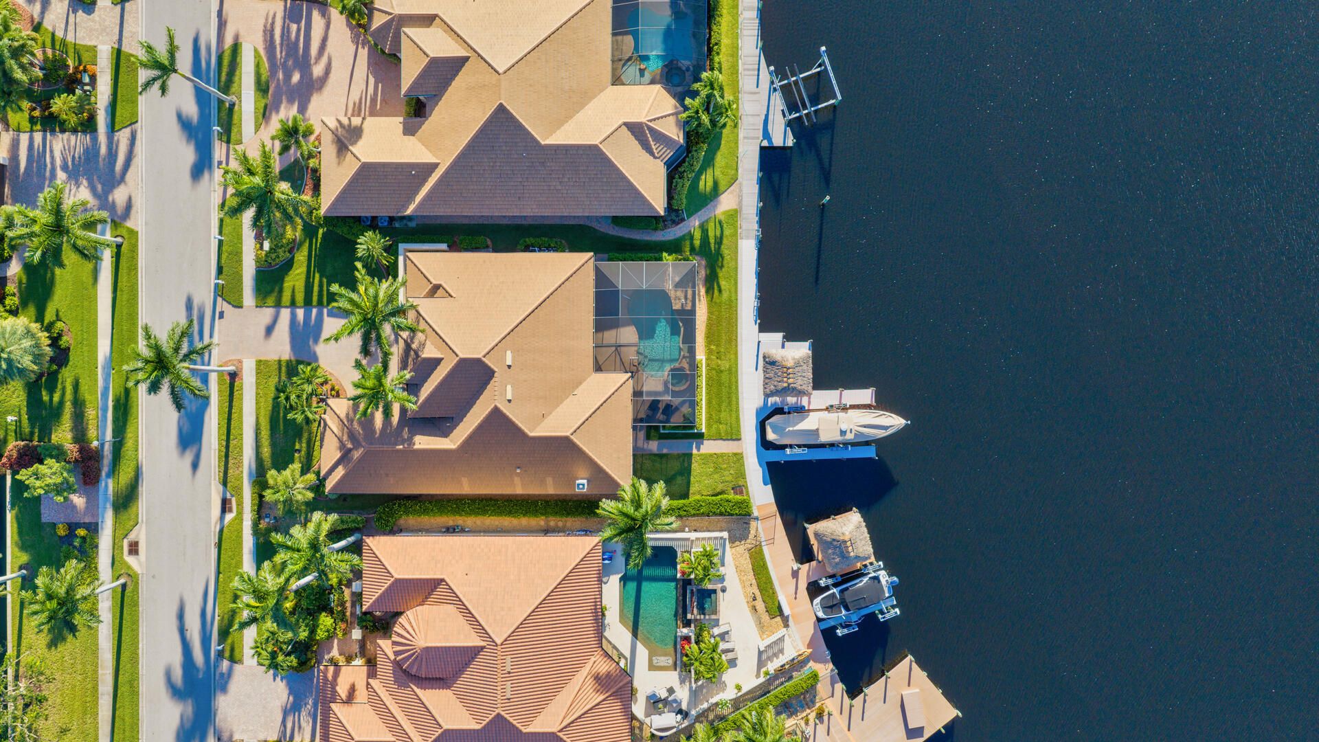 1805 Harbour Cir, Cape Coral, FL 33914 Photo