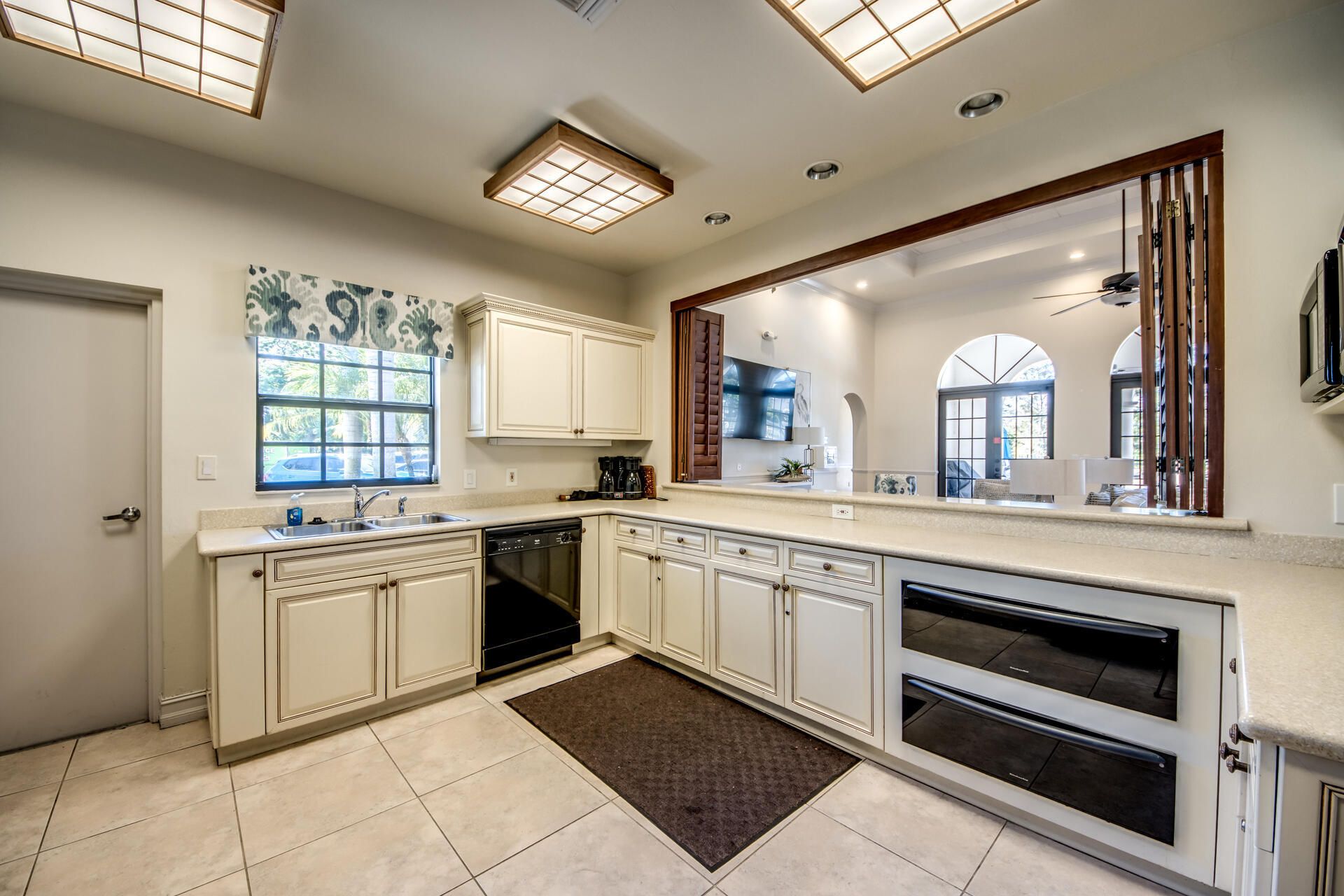 1805 Harbour Cir, Cape Coral, FL 33914 Photo