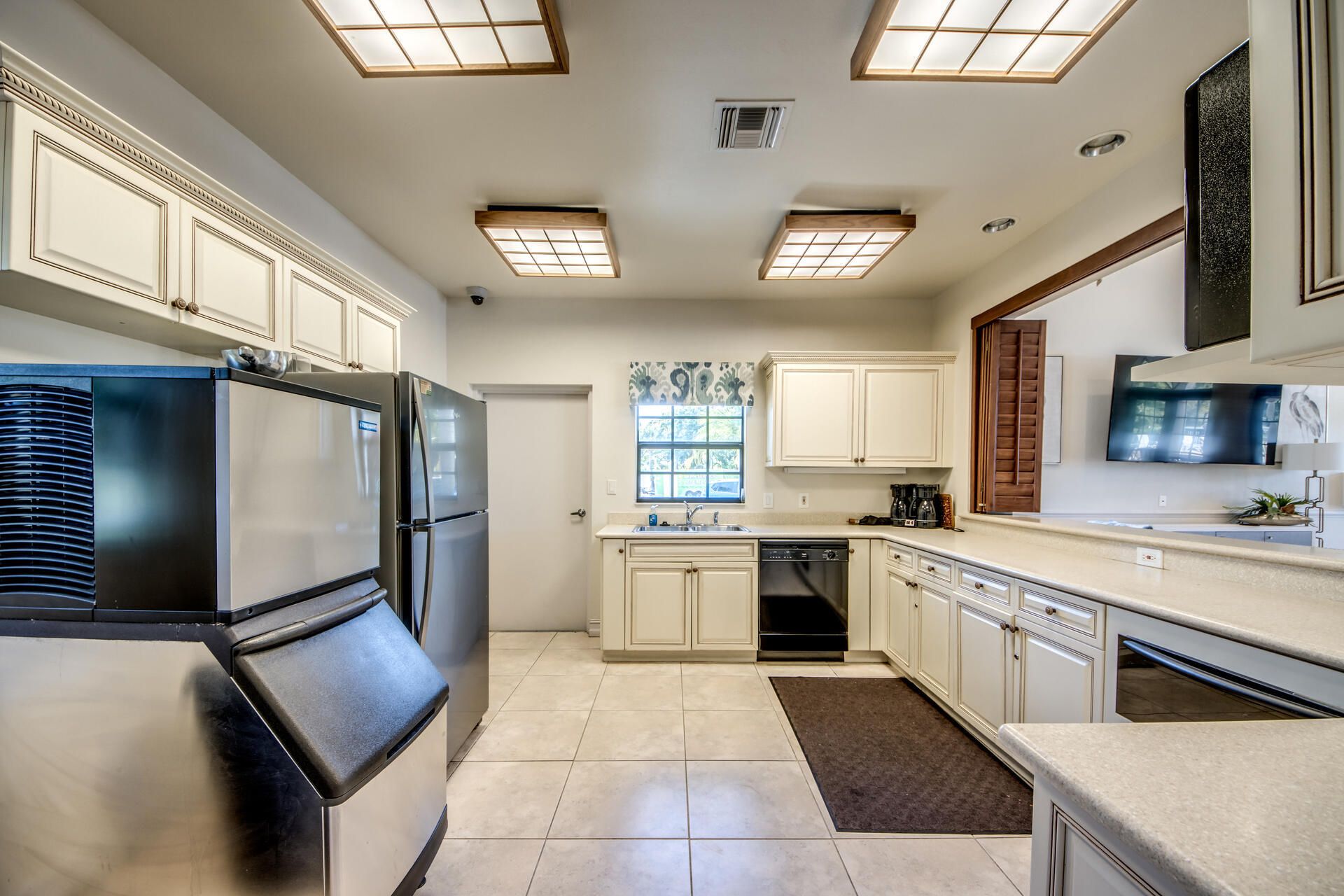 1805 Harbour Cir, Cape Coral, FL 33914 Photo