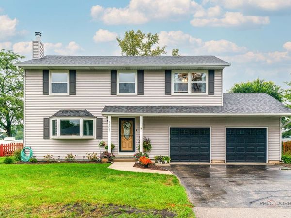 1502 Sunset Drive, Holiday Hills, IL 60051