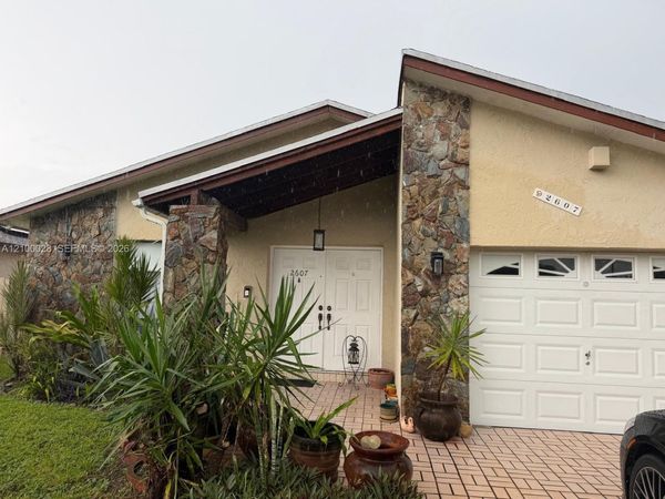 2607 Harding St , Hollywood, FL 33020