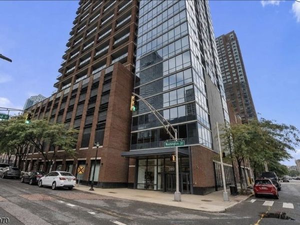 389 Washington St, Jersey, NJ 07302
