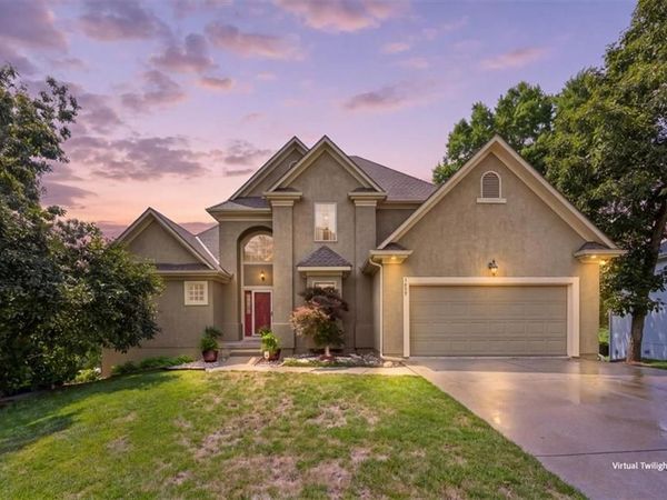 1829 SW Twincreek Place, Blue Springs, MO 64015