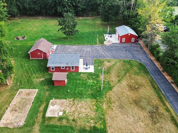 5568 Paw Paw Lake Road, Coloma, MI 49038