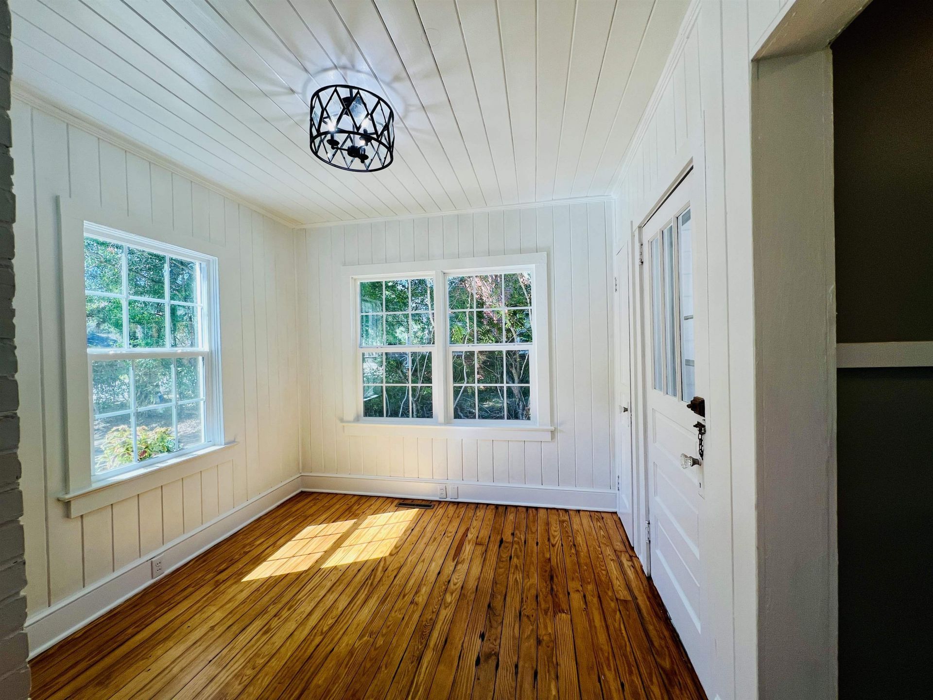 111 Cooper St. Photo 10