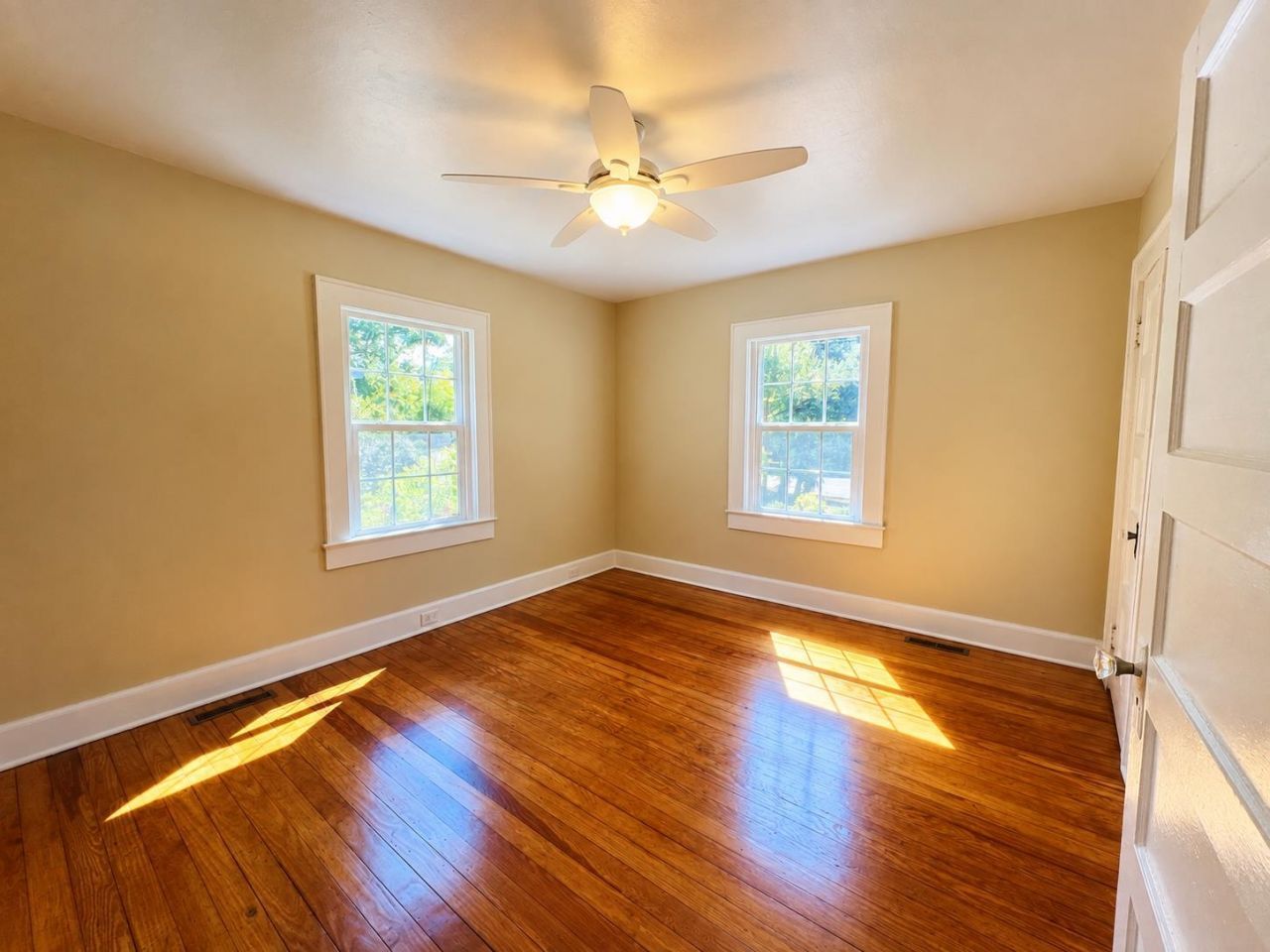 111 Cooper St. Photo 15