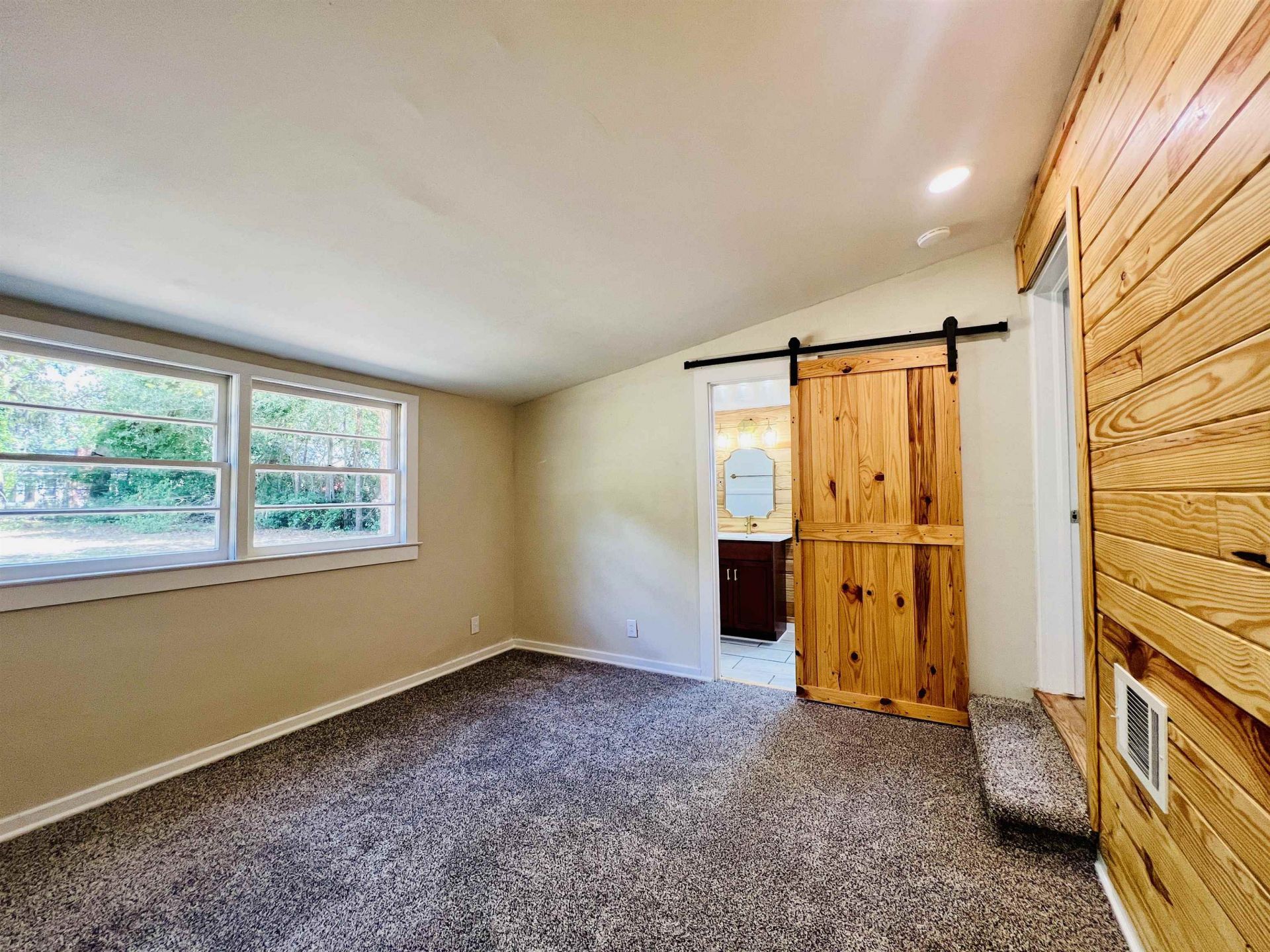 111 Cooper St. Photo 17
