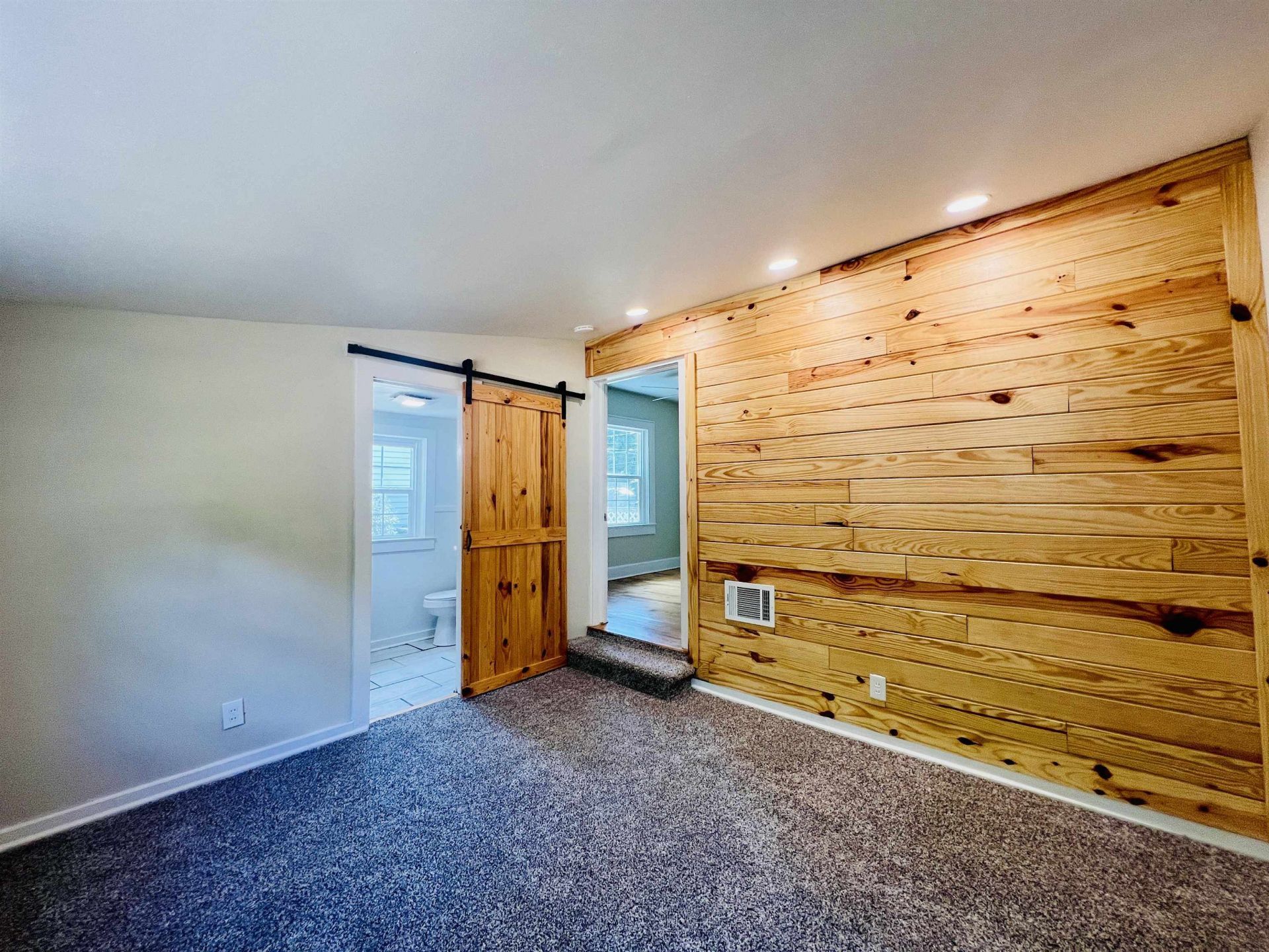 111 Cooper St. Photo 18