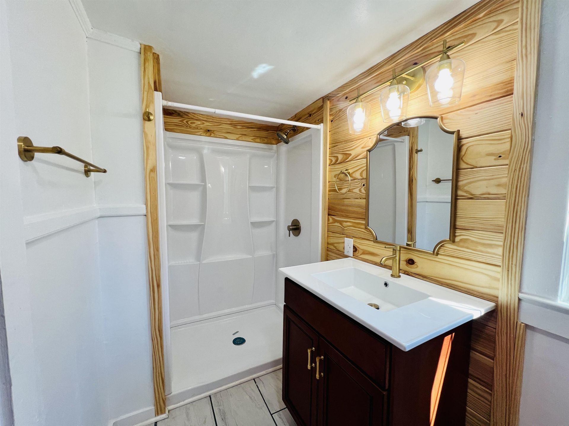 111 Cooper St. Photo 19