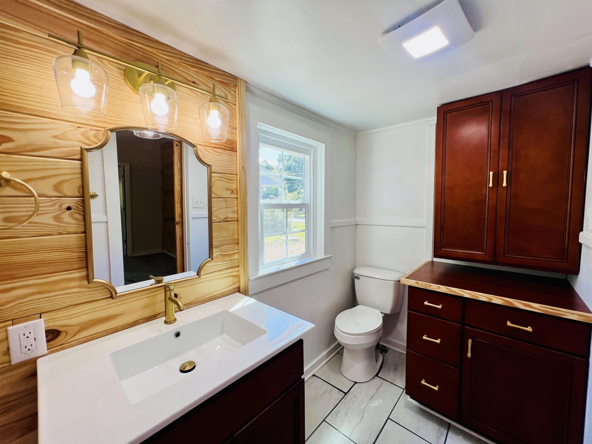 111 Cooper St. Photo 21