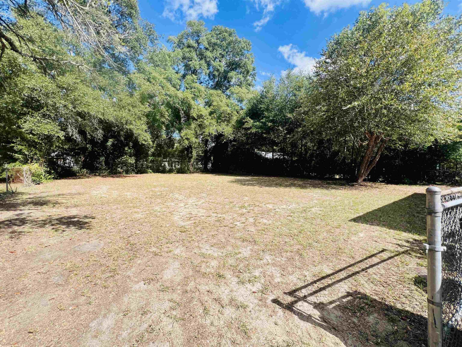 111 Cooper St. Photo 22