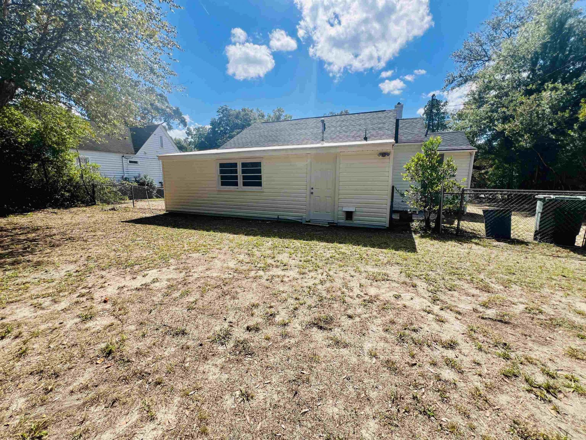 111 Cooper St. Photo 23