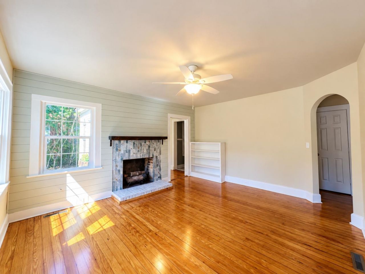 111 Cooper St. Photo 4